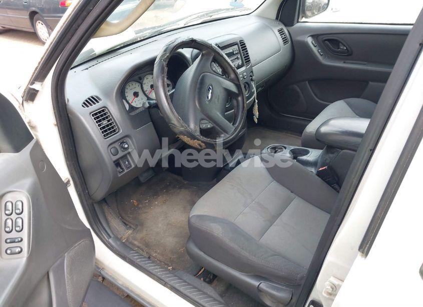 Photo 5 of 2003 Ford Escape XLS (VIN 1FMYU021X3KC76123)