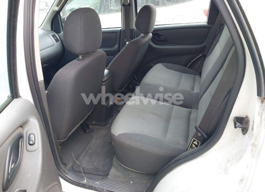 Photo 8 of 2003 Ford Escape XLS (VIN 1FMYU021X3KC76123)