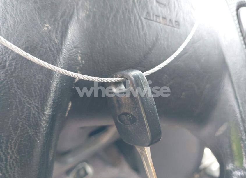 Photo 11 of 2004 Ford Escape XLS (VIN 1FMYU021X4DA08369)