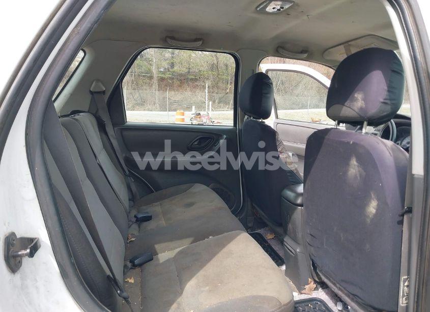 Photo 8 of 2004 Ford Escape XLS (VIN 1FMYU021X4DA08369)