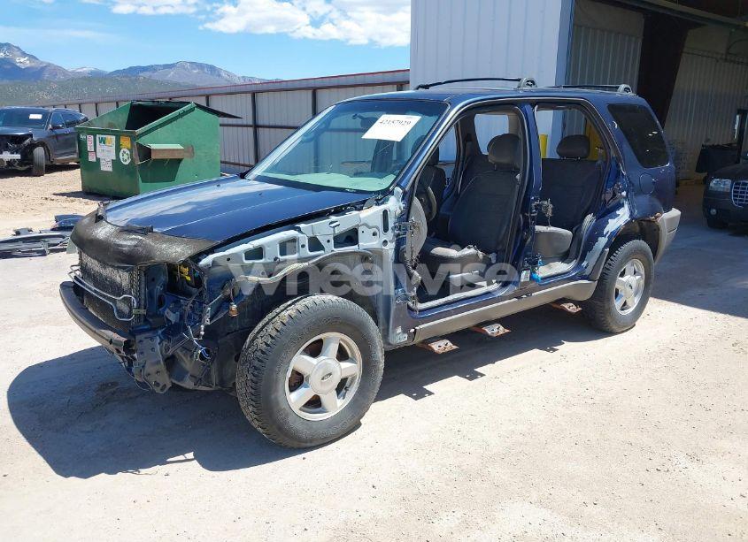 Photo 2 of 2002 Ford Escape XLS (VIN 1FMYU02BX2KA08423)