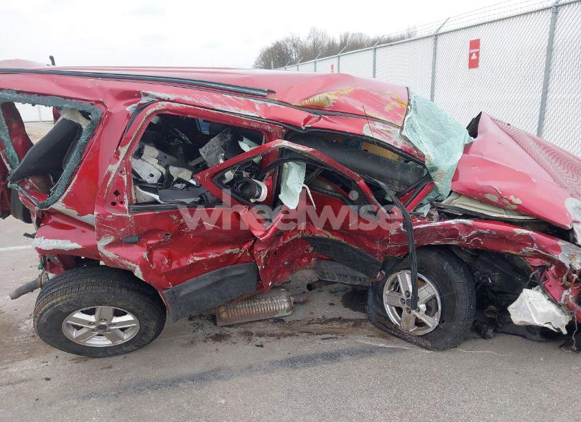 Photo 13 of 2005 Ford Escape XLS (VIN 1FMYU02Z05DA21882)