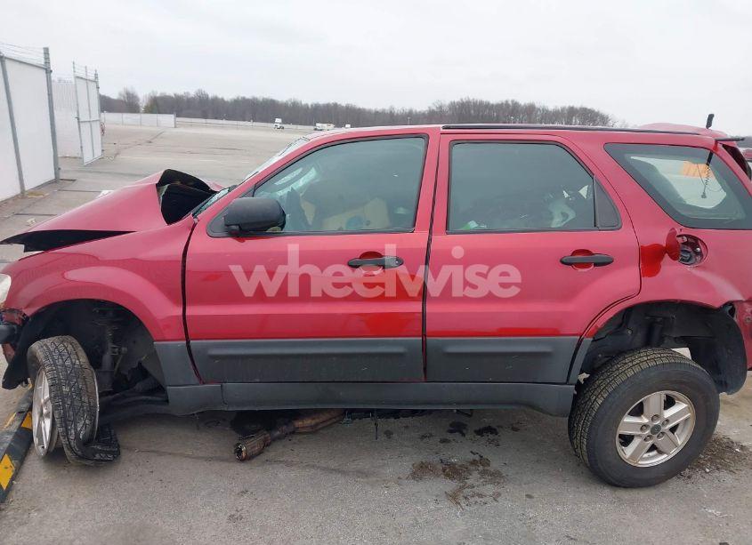 Photo 14 of 2005 Ford Escape XLS (VIN 1FMYU02Z05DA21882)
