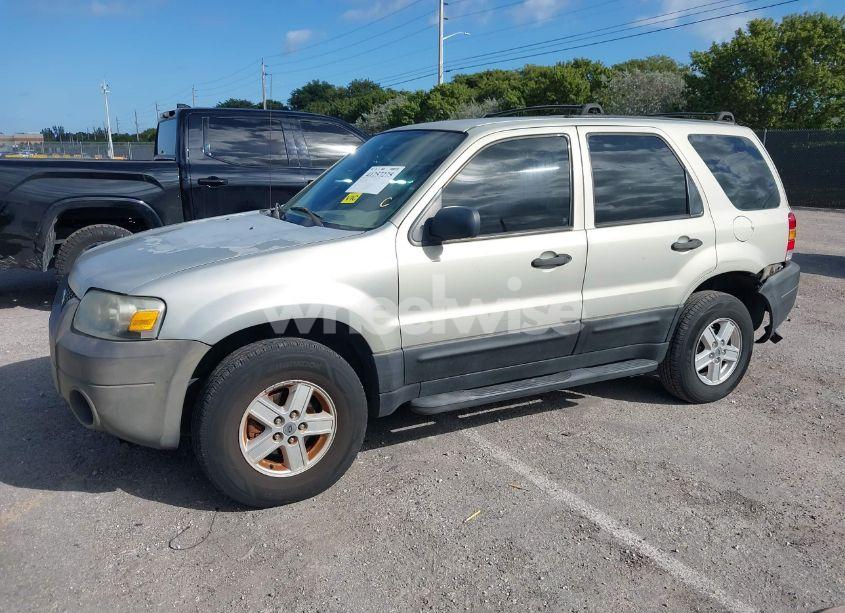 Photo 2 of 2005 Ford Escape XLS (VIN 1FMYU02Z05KD42218)