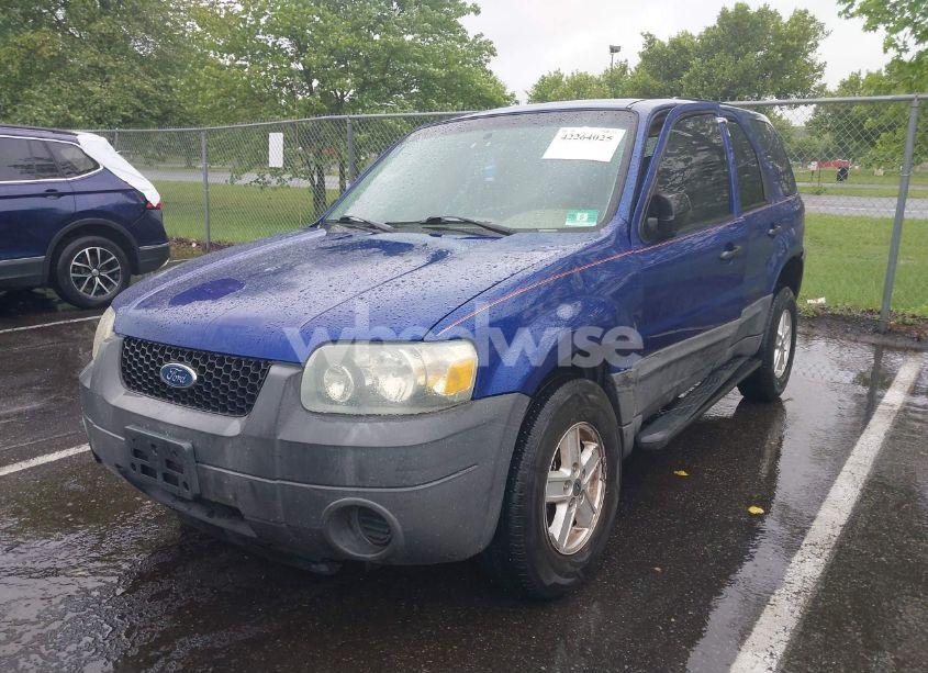 Photo 2 of 2005 Ford Escape XLS (VIN 1FMYU02Z15KA01409)