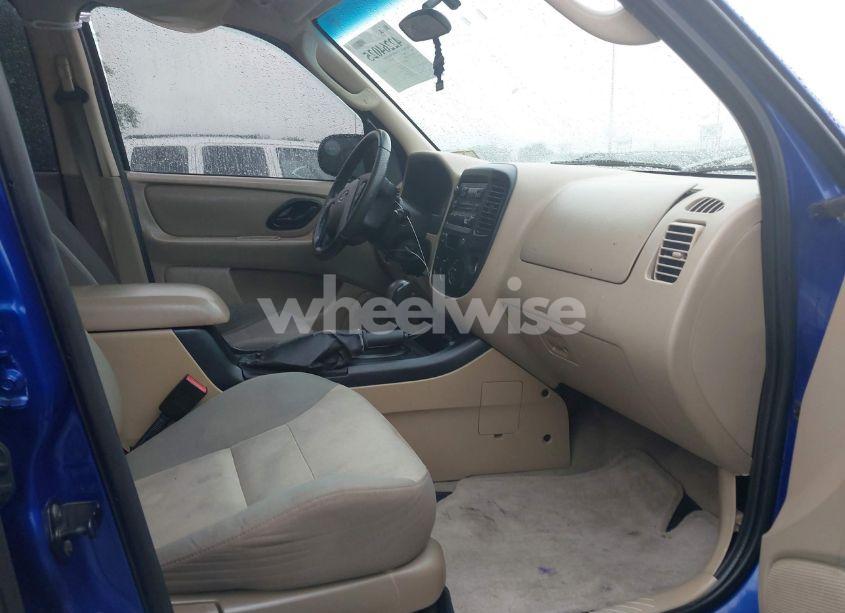 Photo 5 of 2005 Ford Escape XLS (VIN 1FMYU02Z15KA01409)