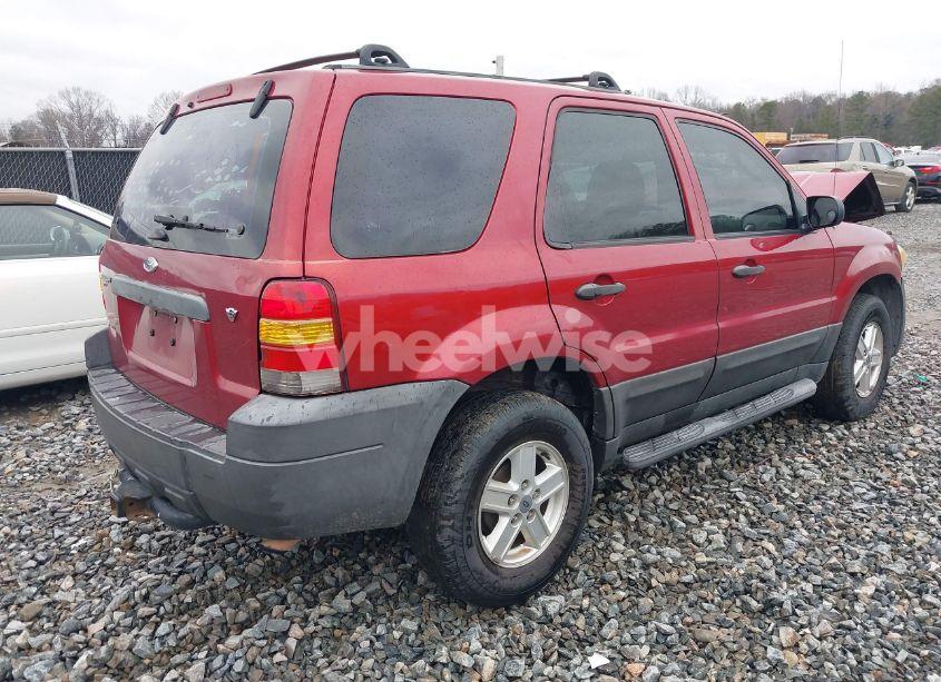Photo 4 of 2005 Ford Escape XLS (VIN 1FMYU02Z15KD16145)