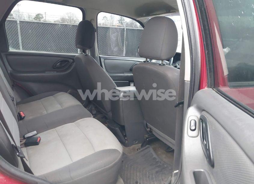Photo 8 of 2005 Ford Escape XLS (VIN 1FMYU02Z15KD16145)