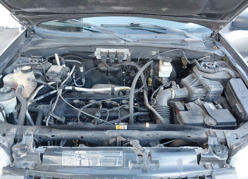 Photo 10 of 2005 Ford Escape XLS (VIN 1FMYU02Z25KB41629)