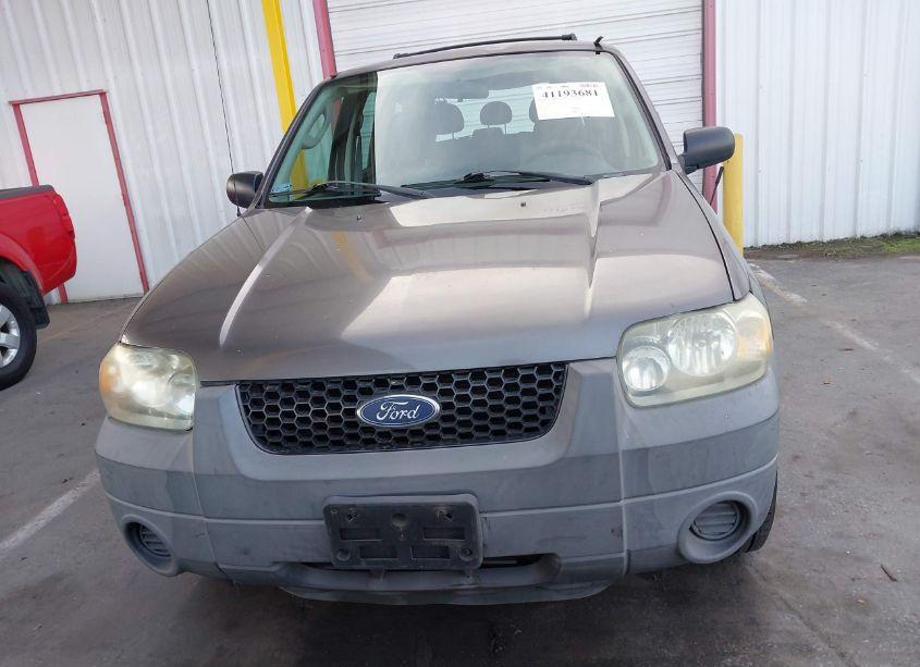 Photo 13 of 2005 Ford Escape XLS (VIN 1FMYU02Z25KB41629)