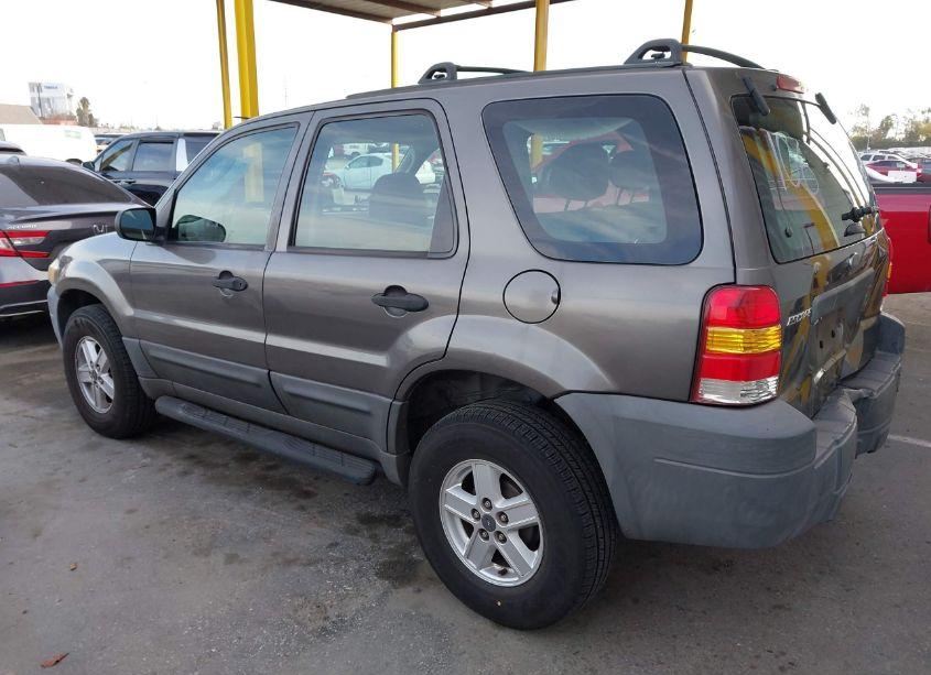 Photo 3 of 2005 Ford Escape XLS (VIN 1FMYU02Z25KB41629)