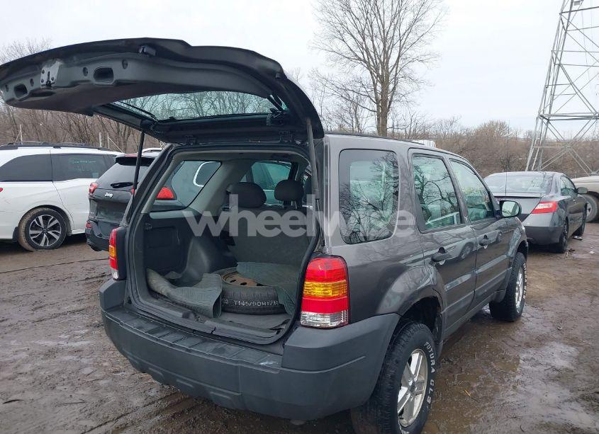 Photo 4 of 2006 Ford Escape XLS/XLS MANUAL (VIN 1FMYU02Z26KA03834)