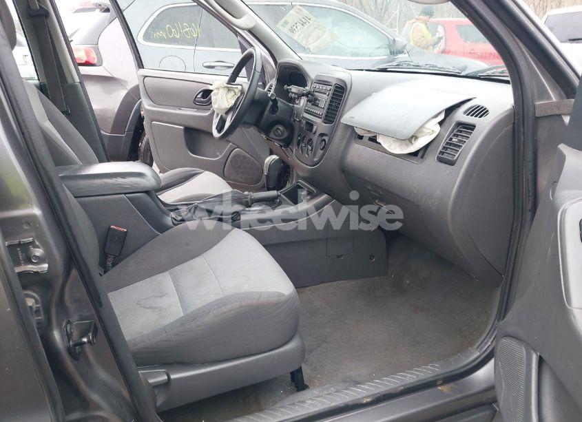 Photo 5 of 2006 Ford Escape XLS/XLS MANUAL (VIN 1FMYU02Z26KA03834)