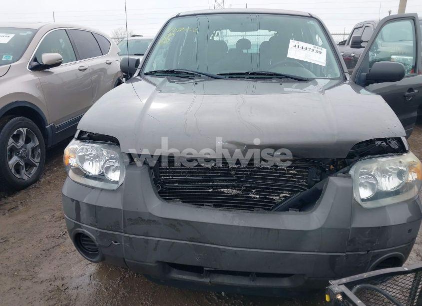 Photo 6 of 2006 Ford Escape XLS/XLS MANUAL (VIN 1FMYU02Z26KA03834)