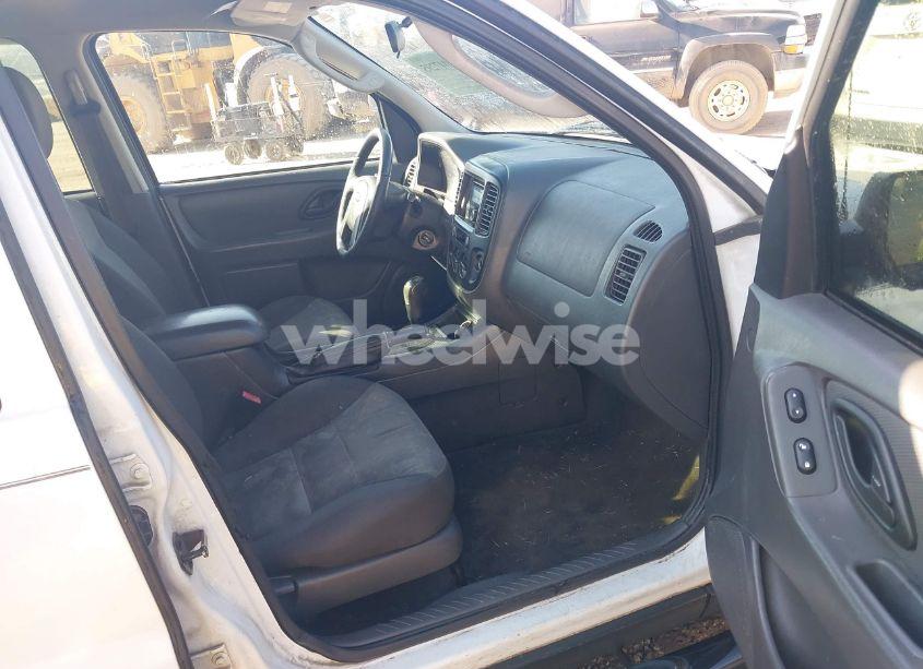 Photo 5 of 2007 Ford Escape XLS/XLS MANUAL (VIN 1FMYU02Z27KB18032)