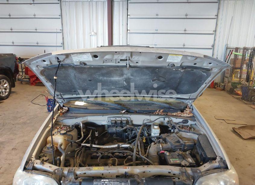 Photo 10 of 2005 Ford Escape XLS (VIN 1FMYU02Z35DA15817)