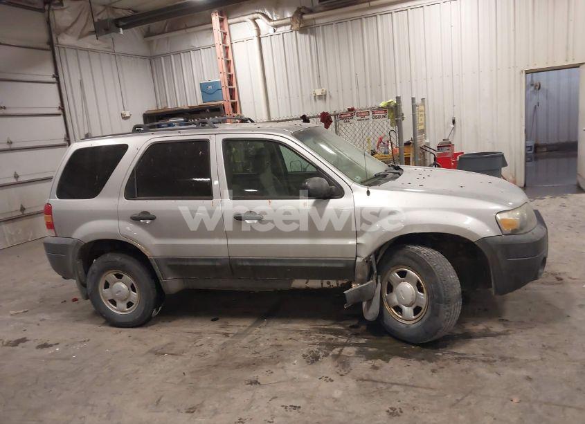 Photo 13 of 2005 Ford Escape XLS (VIN 1FMYU02Z35DA15817)