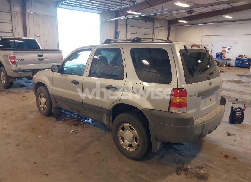 Photo 3 of 2005 Ford Escape XLS (VIN 1FMYU02Z35DA15817)