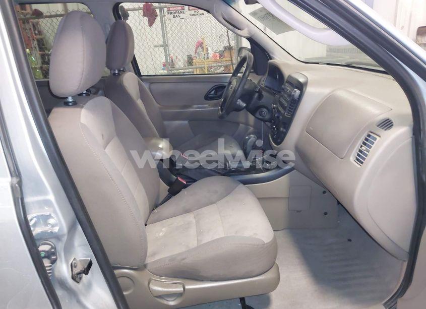 Photo 5 of 2005 Ford Escape XLS (VIN 1FMYU02Z35DA15817)