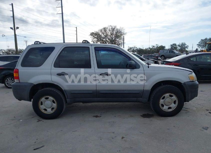 Photo 13 of 2005 Ford Escape XLS (VIN 1FMYU02Z35KD13148)