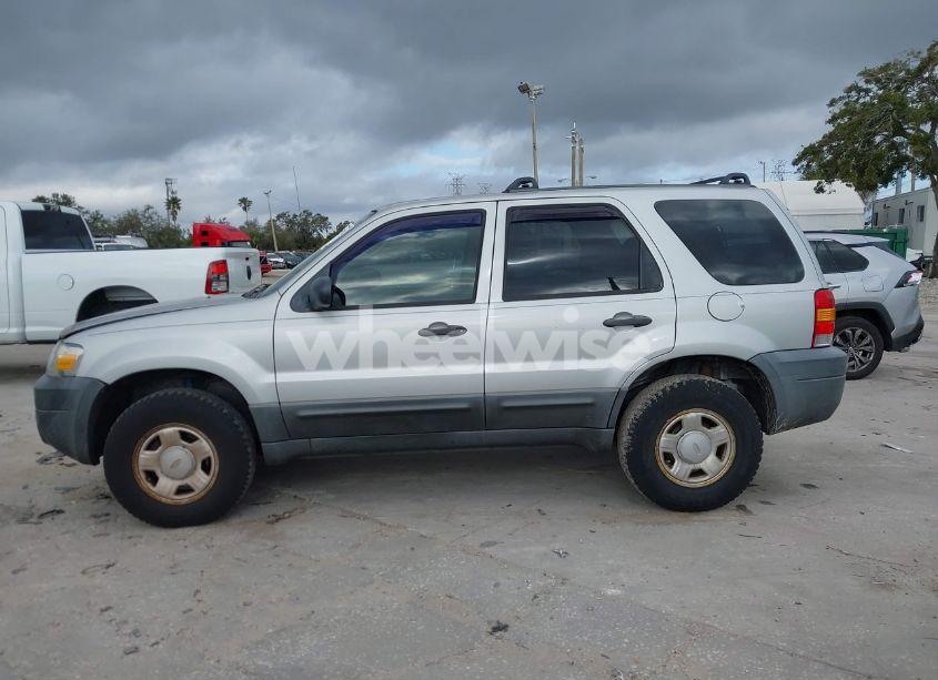 Photo 14 of 2005 Ford Escape XLS (VIN 1FMYU02Z35KD13148)