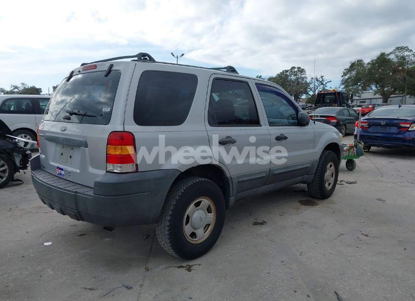Photo 4 of 2005 Ford Escape XLS (VIN 1FMYU02Z35KD13148)