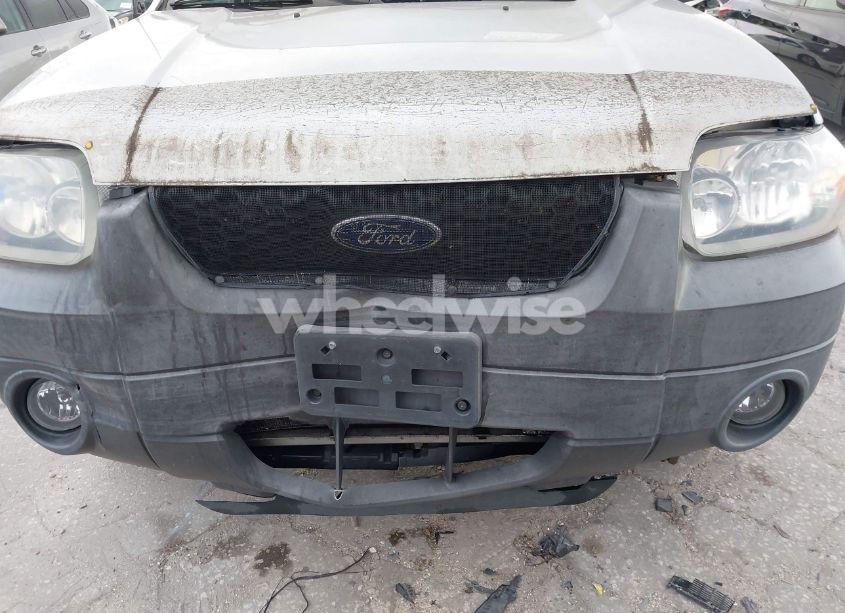 Photo 6 of 2005 Ford Escape XLS (VIN 1FMYU02Z35KD13148)
