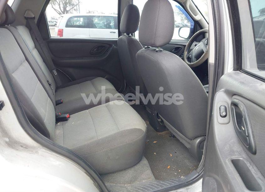 Photo 8 of 2005 Ford Escape XLS (VIN 1FMYU02Z35KD13148)
