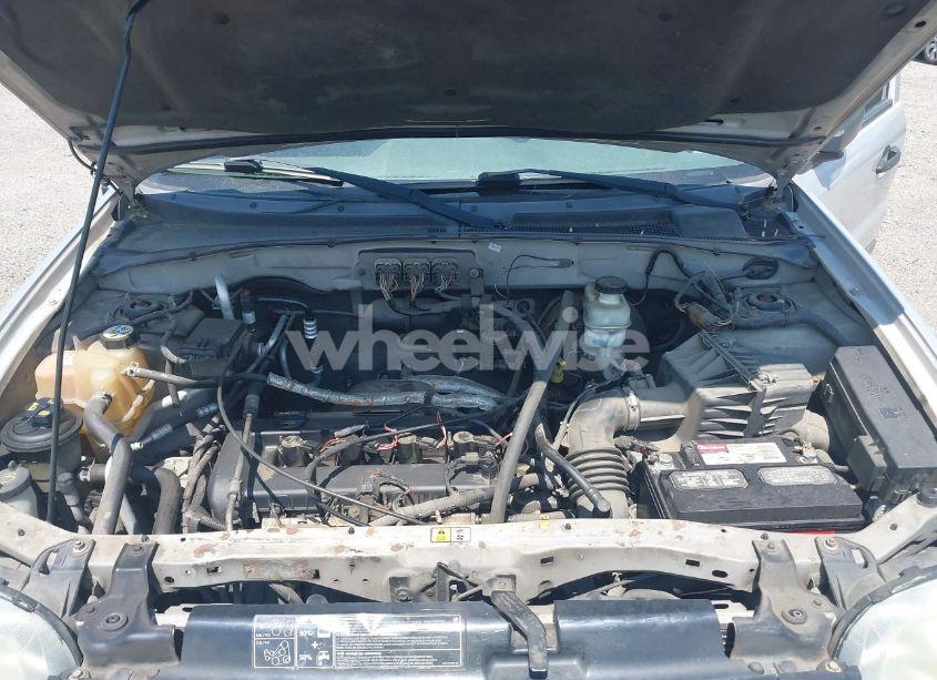 Photo 10 of 2006 Ford Escape XLS/XLS MANUAL (VIN 1FMYU02Z36KB78643)