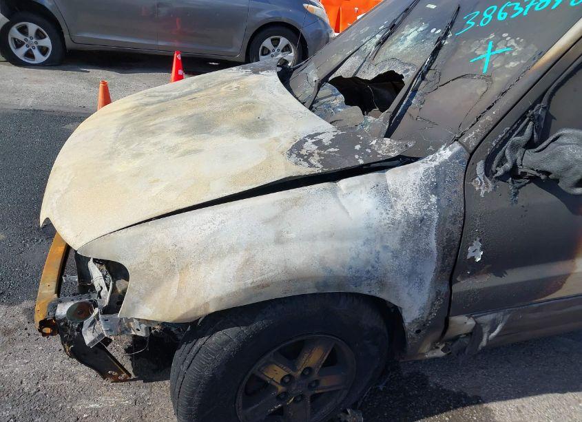 Photo 12 of 2005 Ford Escape XLS (VIN 1FMYU02Z45KB01780)