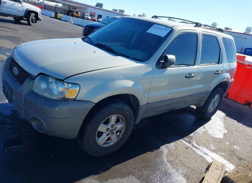 Photo 12 of 2005 Ford Escape XLS (VIN 1FMYU02Z45KB02220)