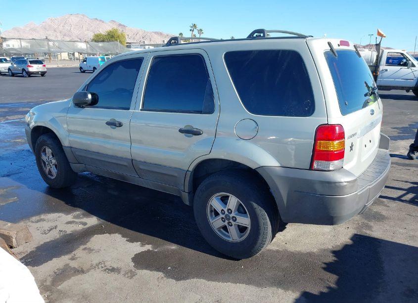 Photo 3 of 2005 Ford Escape XLS (VIN 1FMYU02Z45KB02220)