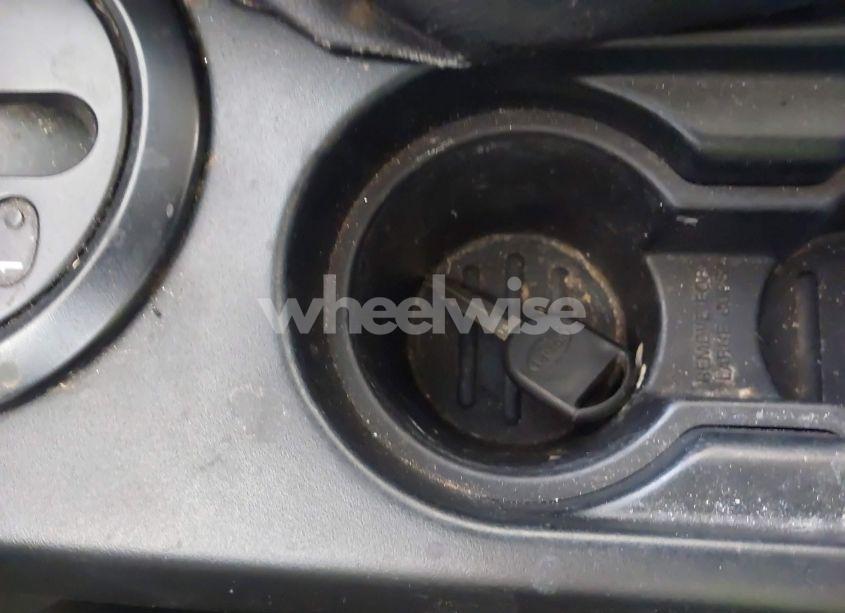 Photo 11 of 2005 Ford Escape XLS (VIN 1FMYU02Z45KB24427)