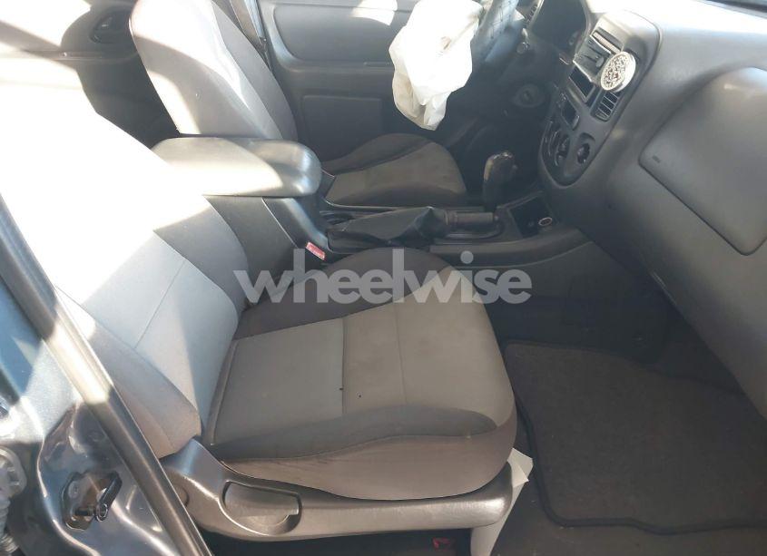 Photo 5 of 2005 Ford Escape XLS (VIN 1FMYU02Z45KB24427)