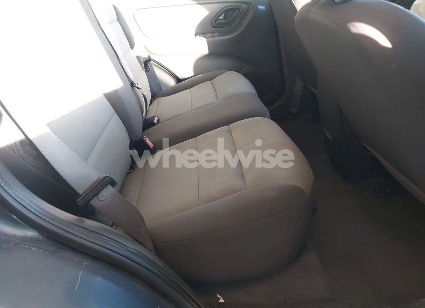 Photo 8 of 2005 Ford Escape XLS (VIN 1FMYU02Z45KB24427)