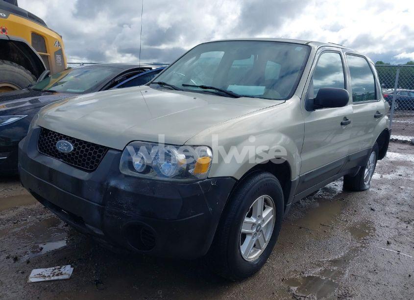 Photo 2 of 2005 Ford Escape XLS (VIN 1FMYU02Z45KB85048)