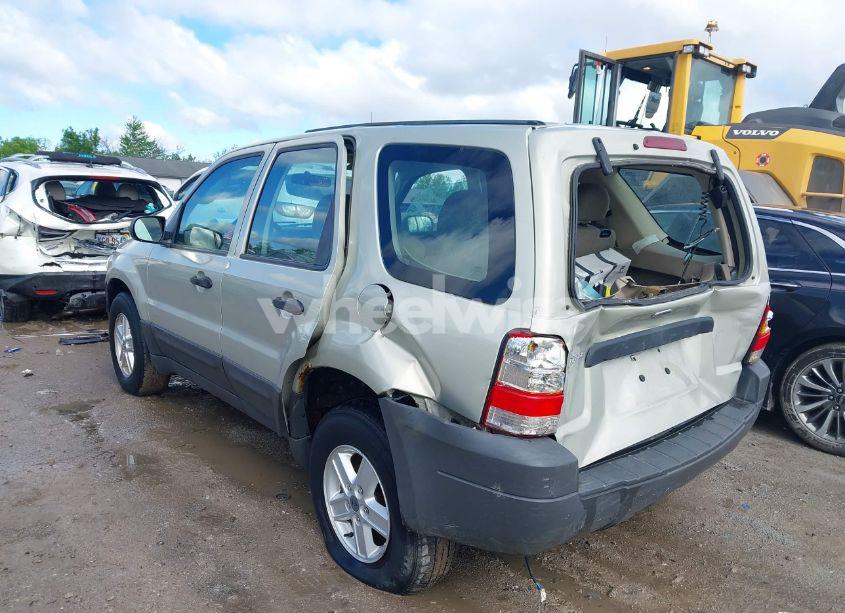 Photo 3 of 2005 Ford Escape XLS (VIN 1FMYU02Z45KB85048)