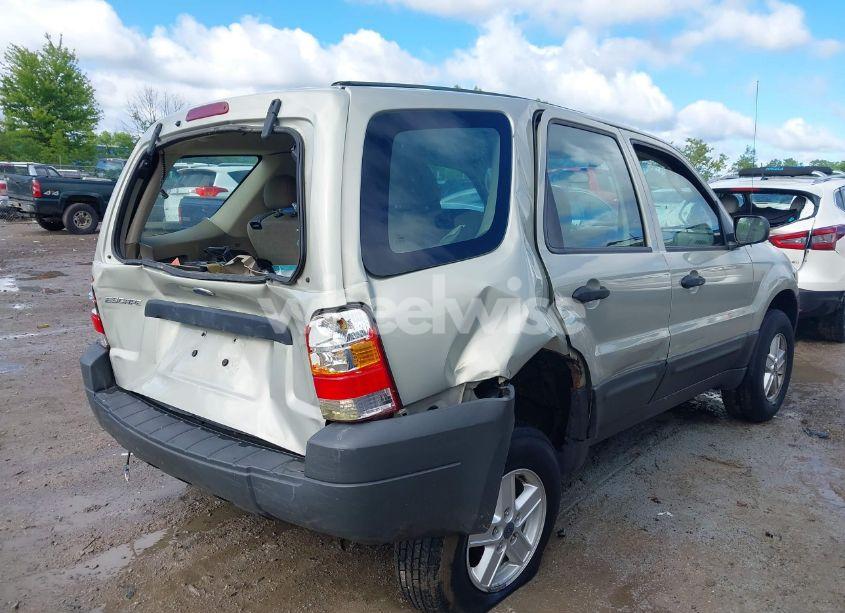 Photo 4 of 2005 Ford Escape XLS (VIN 1FMYU02Z45KB85048)