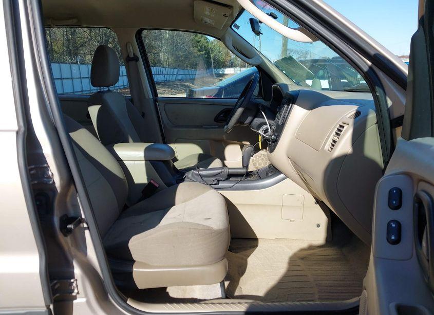 Photo 5 of 2007 Ford Escape XLS/XLS MANUAL (VIN 1FMYU02Z47KA06879)