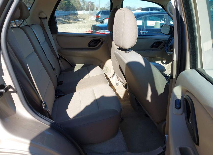 Photo 8 of 2007 Ford Escape XLS/XLS MANUAL (VIN 1FMYU02Z47KA06879)