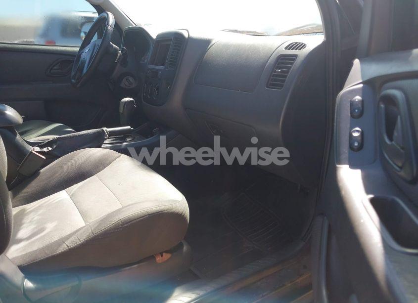 Photo 5 of 2007 Ford Escape XLS/XLS MANUAL (VIN 1FMYU02Z47KA44371)