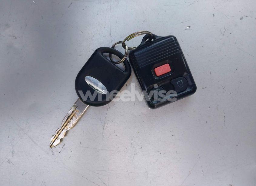 Photo 11 of 2005 Ford Escape XLS (VIN 1FMYU02Z55KA35384)