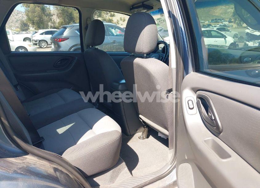 Photo 8 of 2005 Ford Escape XLS (VIN 1FMYU02Z55KA35384)