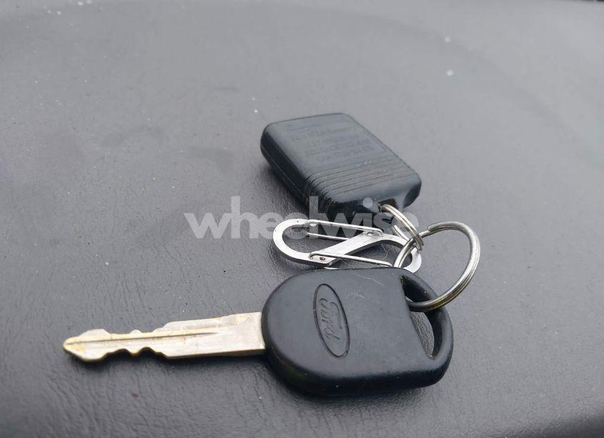 Photo 11 of 2005 Ford Escape XLS (VIN 1FMYU02Z55KB08947)