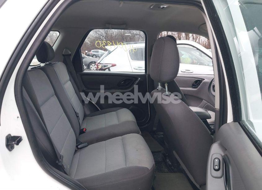 Photo 8 of 2005 Ford Escape XLS (VIN 1FMYU02Z55KB08947)