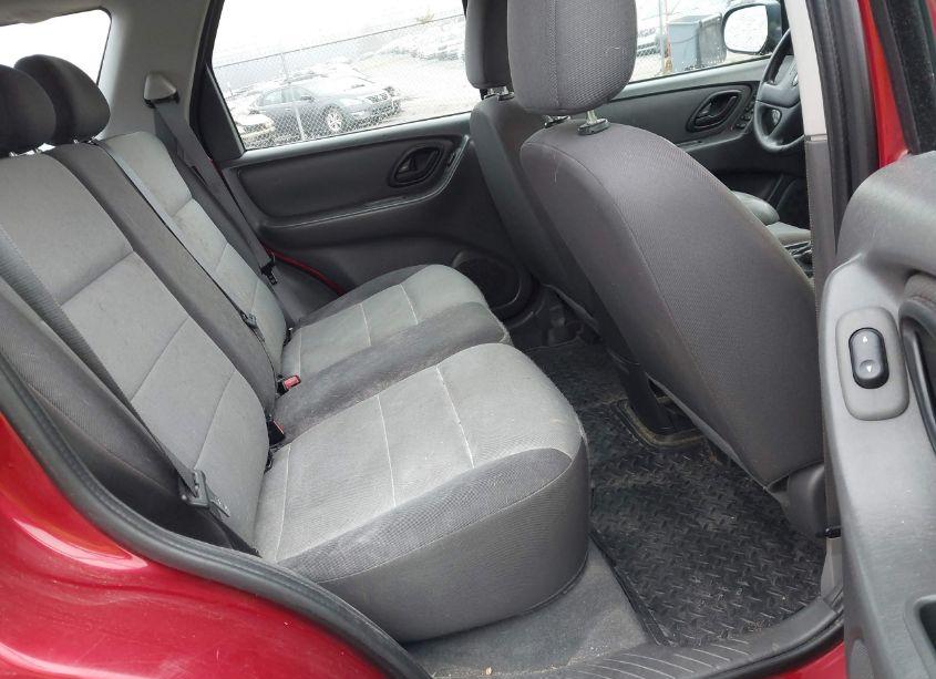 Photo 8 of 2005 Ford Escape XLS (VIN 1FMYU02Z55KB25134)