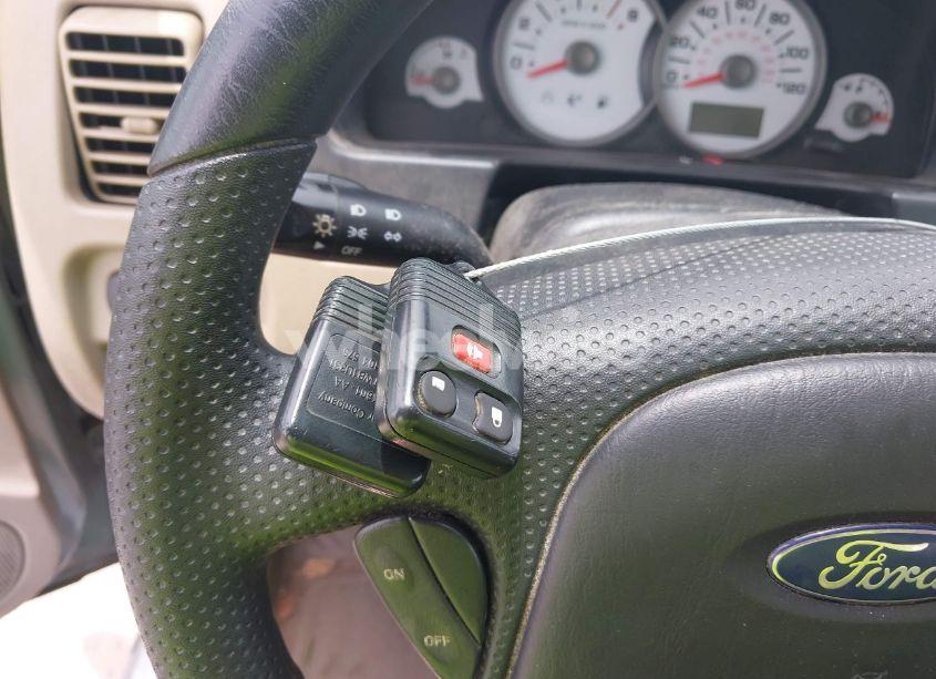 Photo 11 of 2006 Ford Escape XLS/XLS MANUAL (VIN 1FMYU02Z56KA23513)