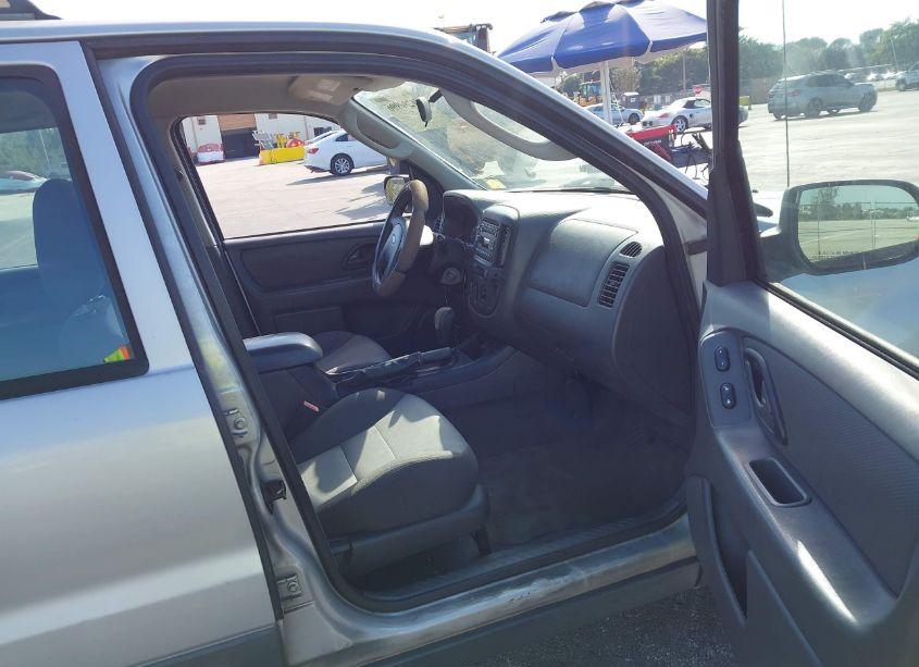Photo 5 of 2006 Ford Escape XLS/XLS MANUAL (VIN 1FMYU02Z56KC15644)