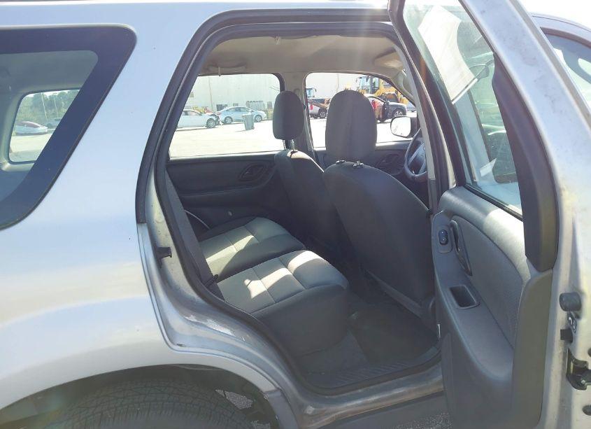 Photo 8 of 2006 Ford Escape XLS/XLS MANUAL (VIN 1FMYU02Z56KC15644)