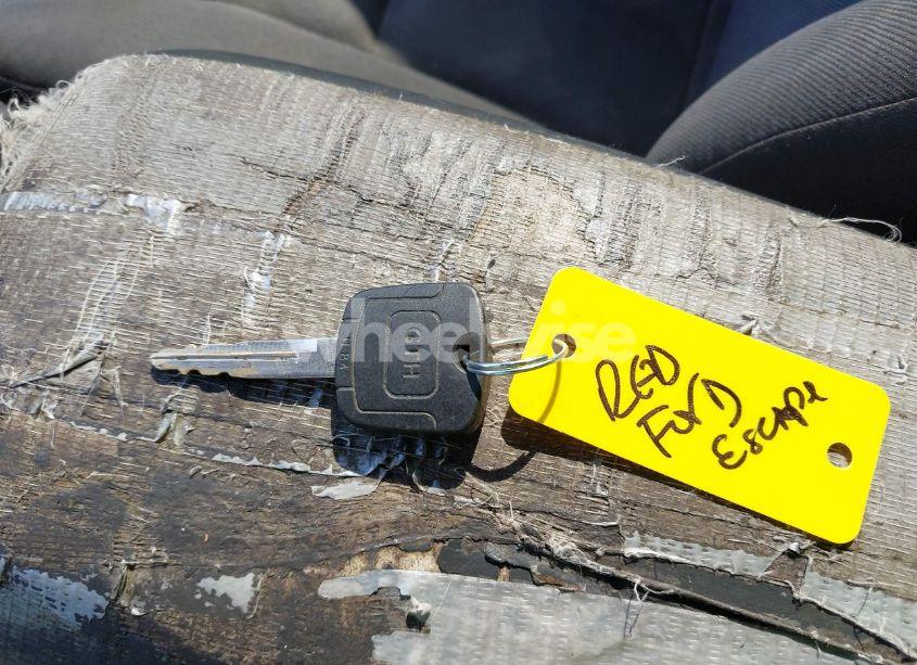 Photo 11 of 2005 Ford Escape XLS (VIN 1FMYU02Z65KC52815)